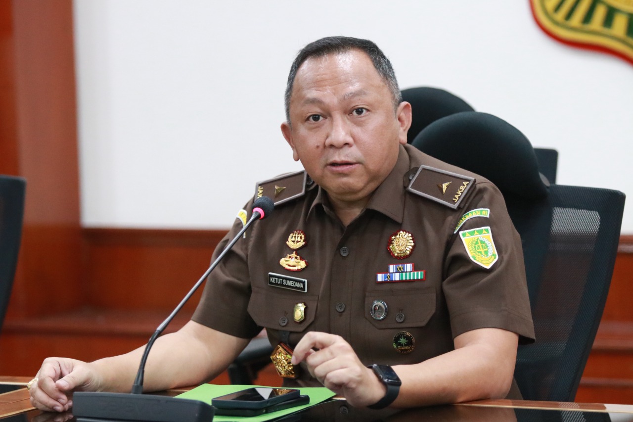 P21 Dua Tersangka Korupsi PT. Duta Palma Grup Diserahkan Penyidik Jampidsus ke JPU