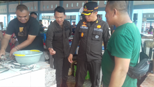 Kajari Elwin Sambangi Pasar Genggulang