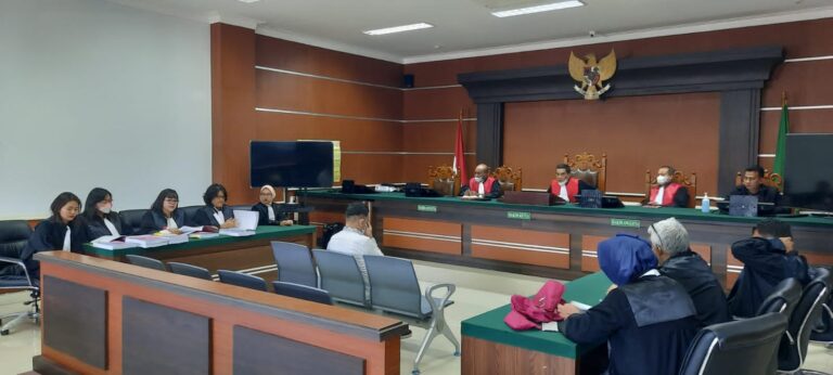 Sidang Dugaan Korupsi Hibah Air Minum Kota Bitung, Terdakwa Raymond Dituntut 12 Tahun dan Nurcholis 6 Tahun Penjara