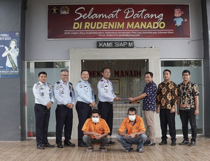 Dua nelayan asal Philipina Diserahkan Imigrasi Tahuna ke Rumah Detensi Imigrasi Manado