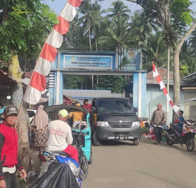 Sudah Terlihat Semrawut, Disdagkop-UKM Kotamobagu Tertibkan Pedagang Gunakan Bahu Jalan
