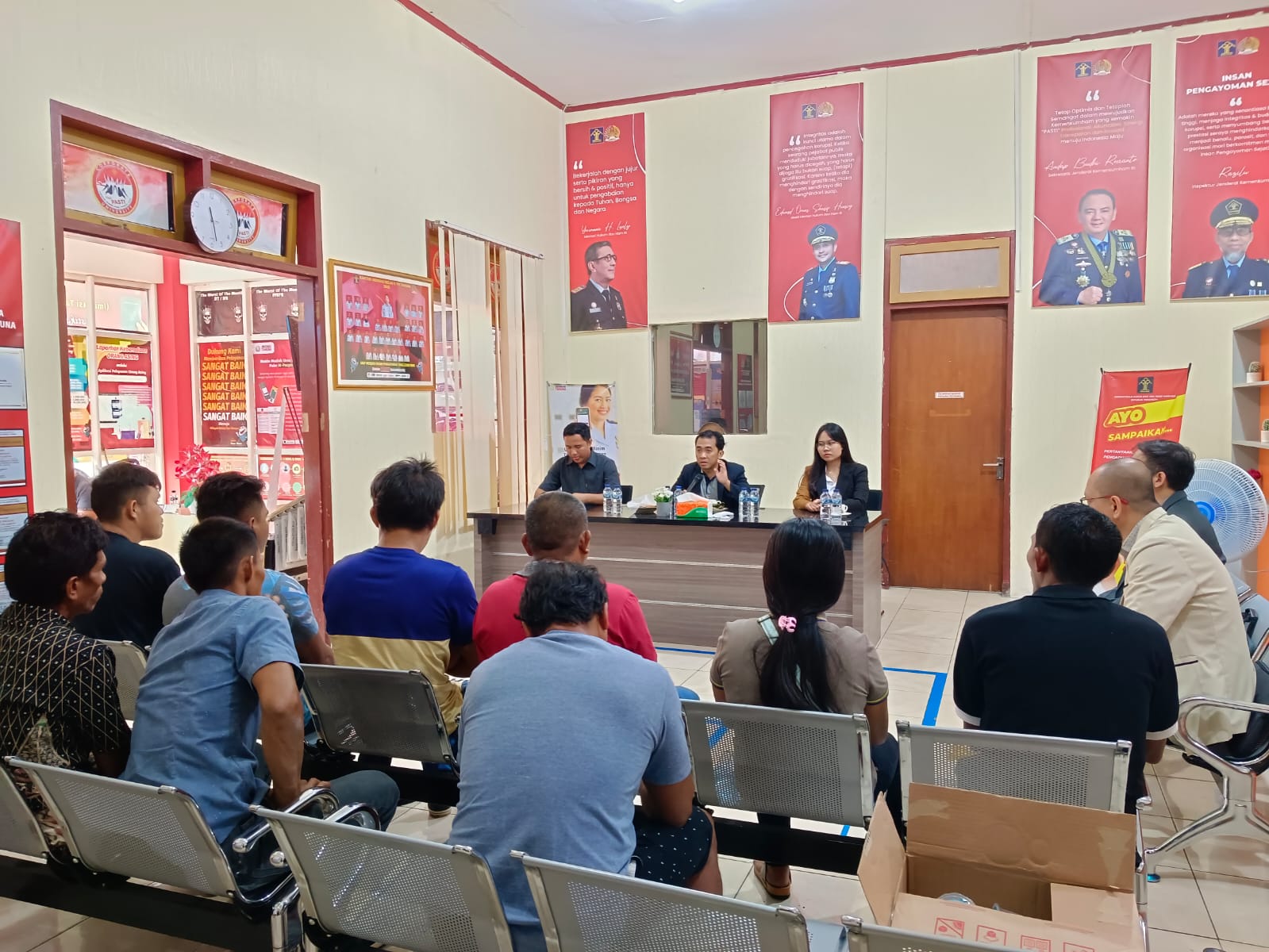 Imigrasi Tahuna-Konsulat Jenderal Filipina Verifikasi dan Wawancara Orang Asing Pemukim tanpa Dokumen