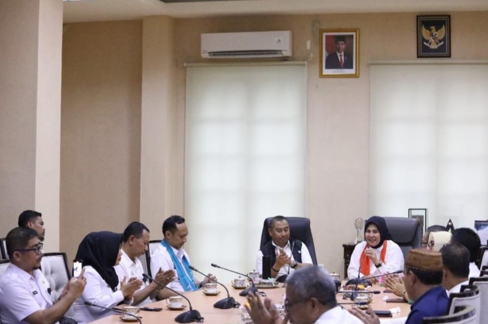 Walikota Tatong Bara Disambut Akrab Bupati Bone Bolango Hamim Pou