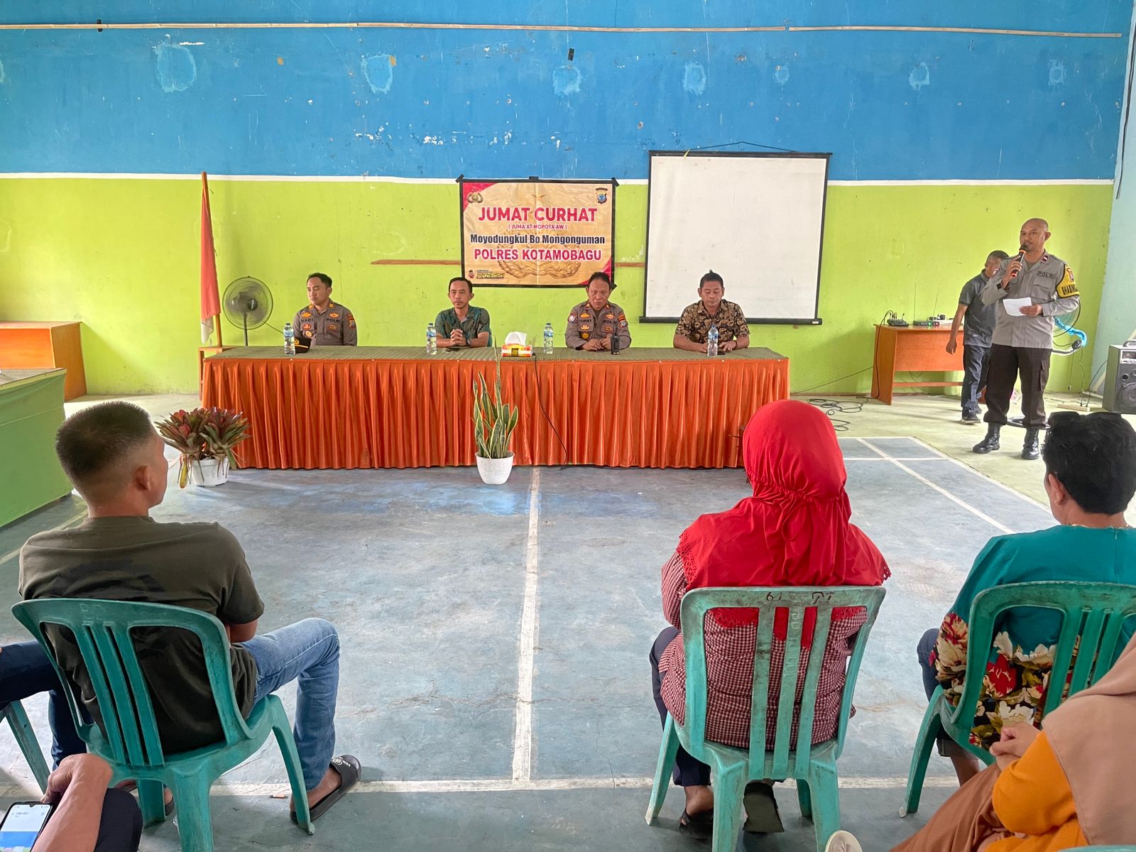 Persoalan Miras dan Ehabond Di Desa Tungoi I Masih Jadi Curhatan Warga Dihadapan Kapolsek Lolayan