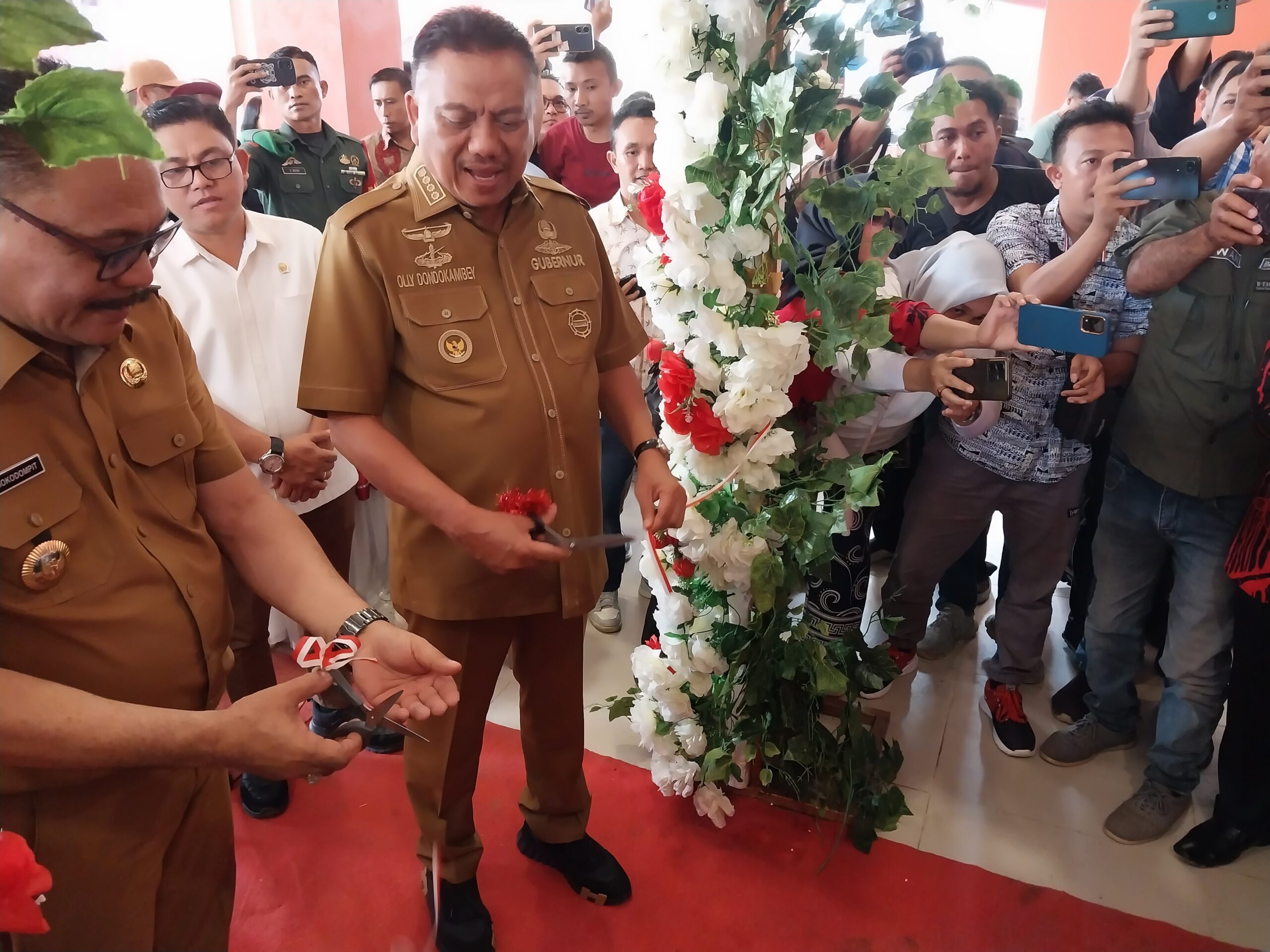 Didampingi Bupati Limi, Gubernur Sulut Olly Dondokambey Resmikan RS Pratama Dumoga