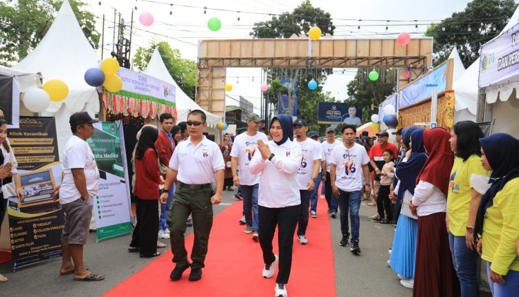 Tatong Bara-Forkopimda Kunjungi Stand Festival Kuliner dan Produk UMKM