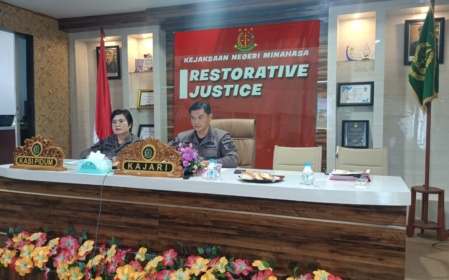 Via Zoom Kajari Diky Oktavia dan Kasi Pidum Debby Kenap Ekspos Perkara Restorative Justice Dihadapan Jampidum