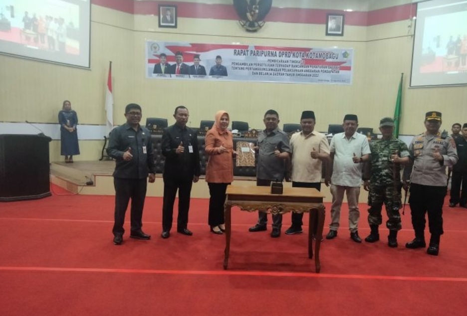 DPRD Kotamobagu gelar Paripurna Pembicaraan Tingkat II Pengambilan Persetujuan Ranperda tentang Pertanggunjawaban Pelaksanaan APBD tahun 2022