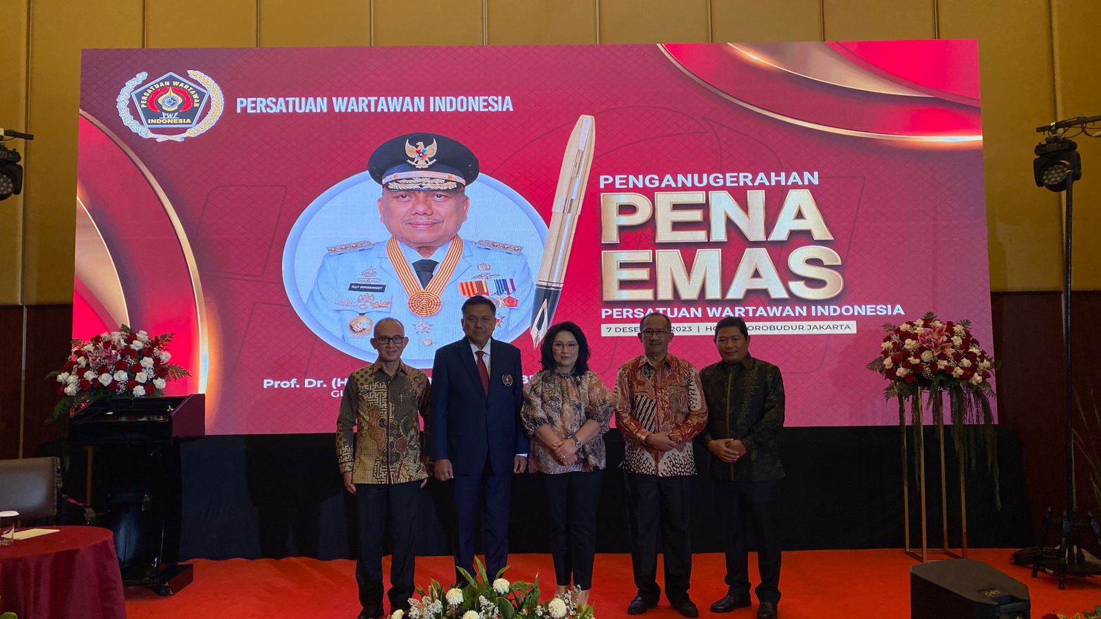 Pj Wali Kota Asripan Nani Hadiri Penganugerahan Pena Emas PWI Pusat kepada Gubernur Sulut