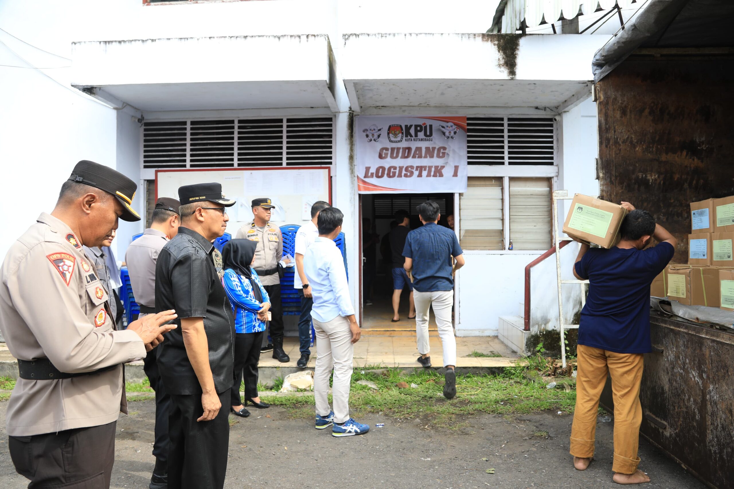 Pj Walikota Asripan Nani Tinjau Kesiapan Logistik Pemilu Tahun 2024 di Kotamobagu