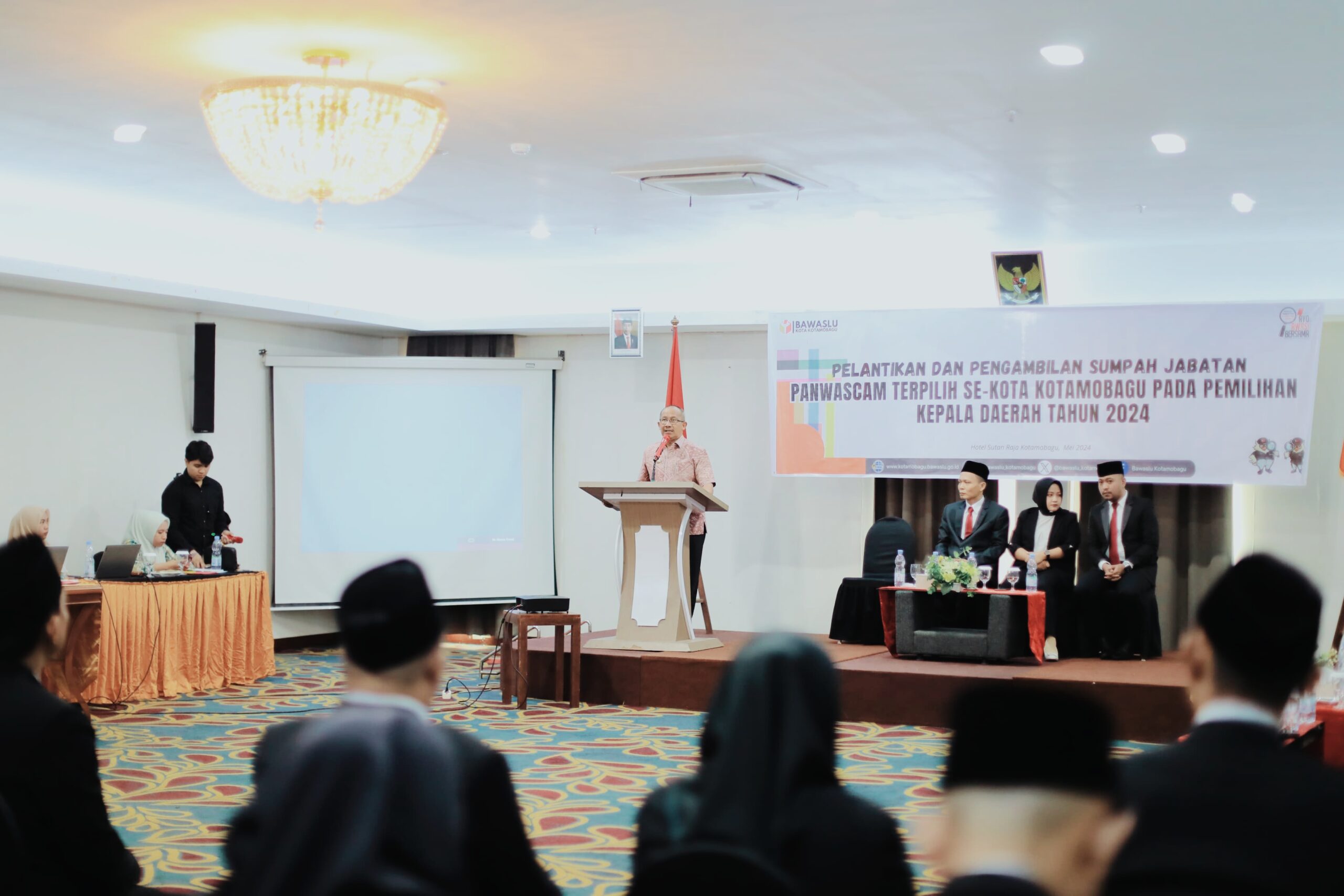 Hadiri Pelantikan Panwaslu Kecamatan, Asripan Nani: Selamat! Sukses Selalu Dalam Tugas 