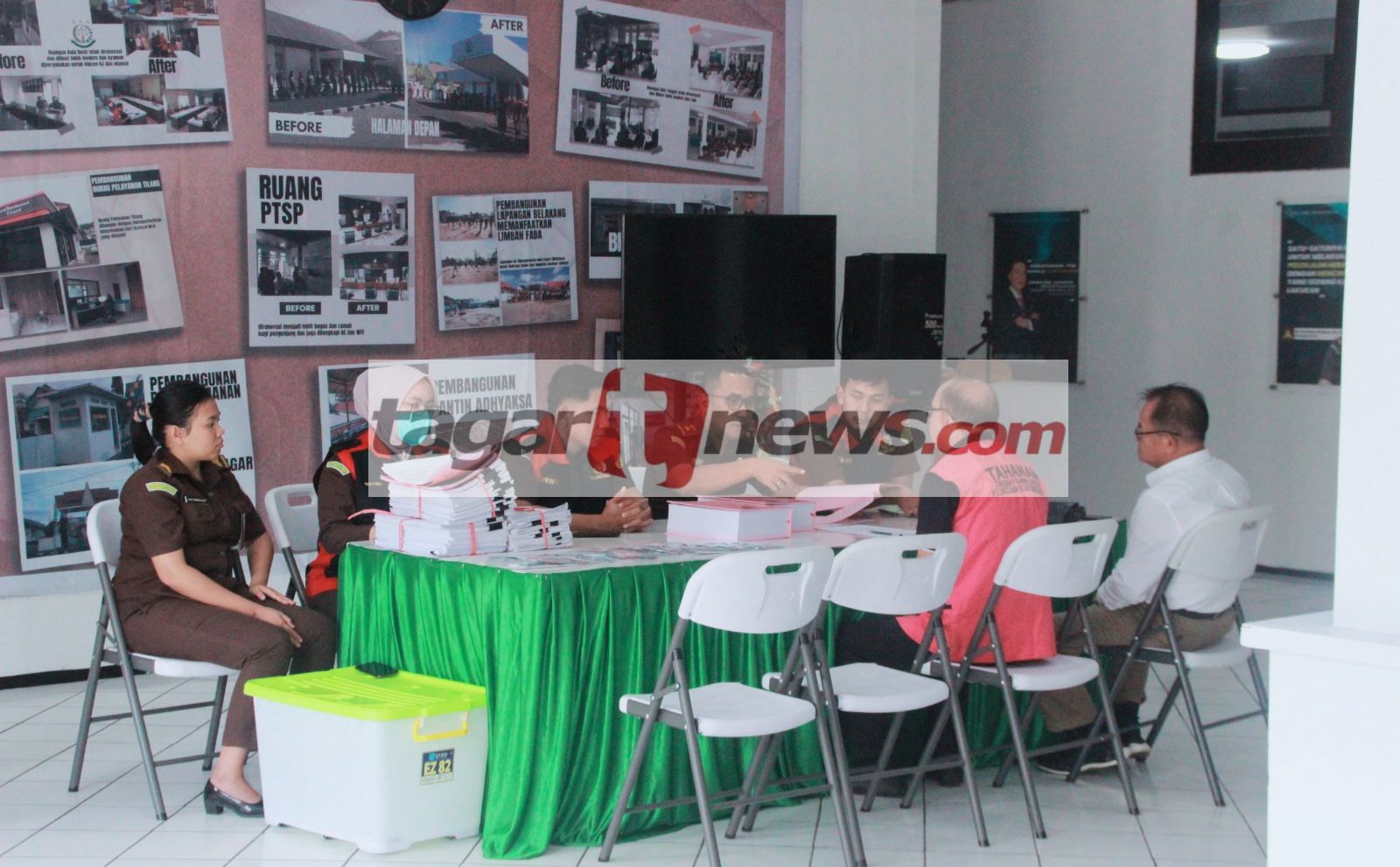 Tahap 2 Dugaan Korupsi Belanja Modal DPRD T.A 2022, Penyidik Pidsus Serahkan 2 Tersangka ke Penuntut Umum