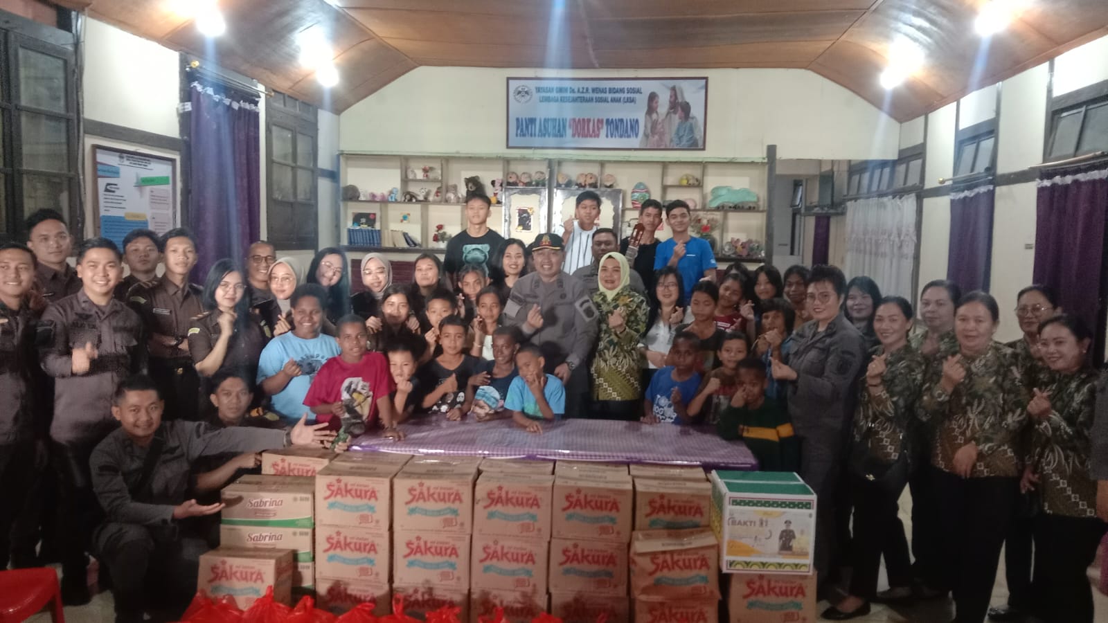 Dalam Rangka HBA ke 64 dan HUT IAD ke 24, Kejari Minahasa Gelar Baksos dan Penyuluhan Hukum