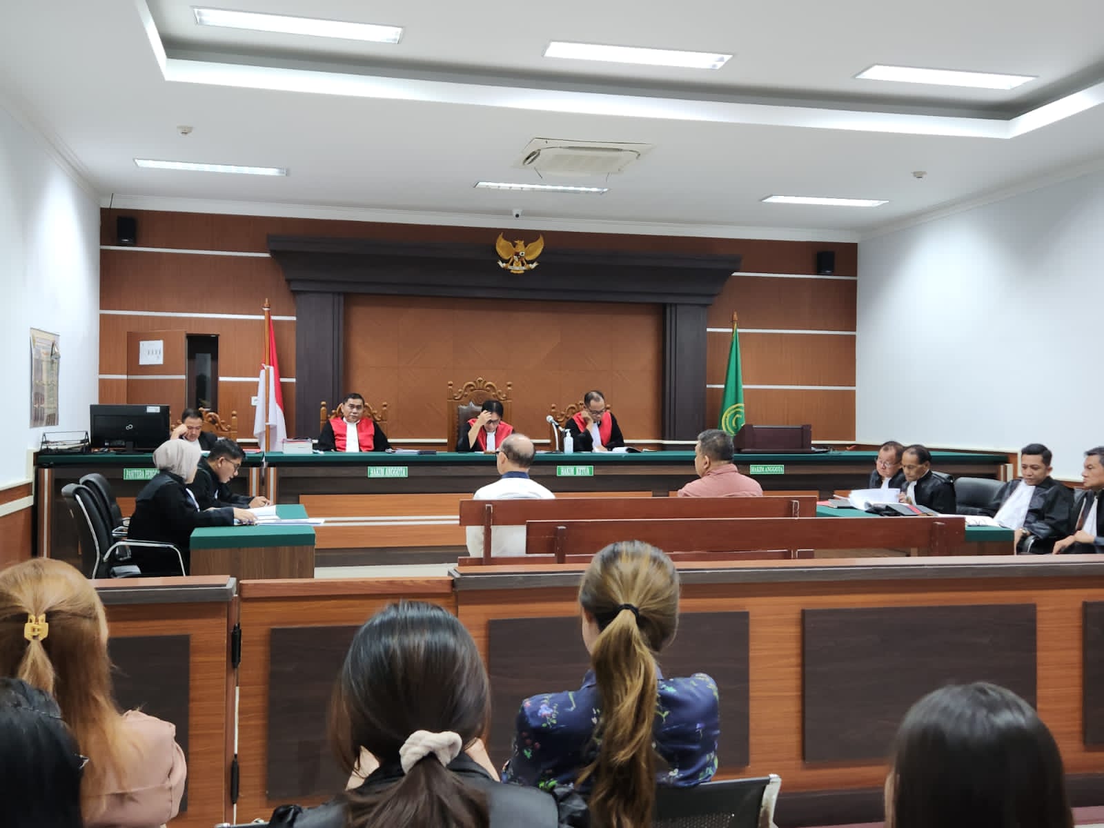 Sidang perdana Kasus Dugaan Korupsi Belanja Modal DPRD Minahasa, Jaksa Kejari Minahasa Bacakan Dakwaan 