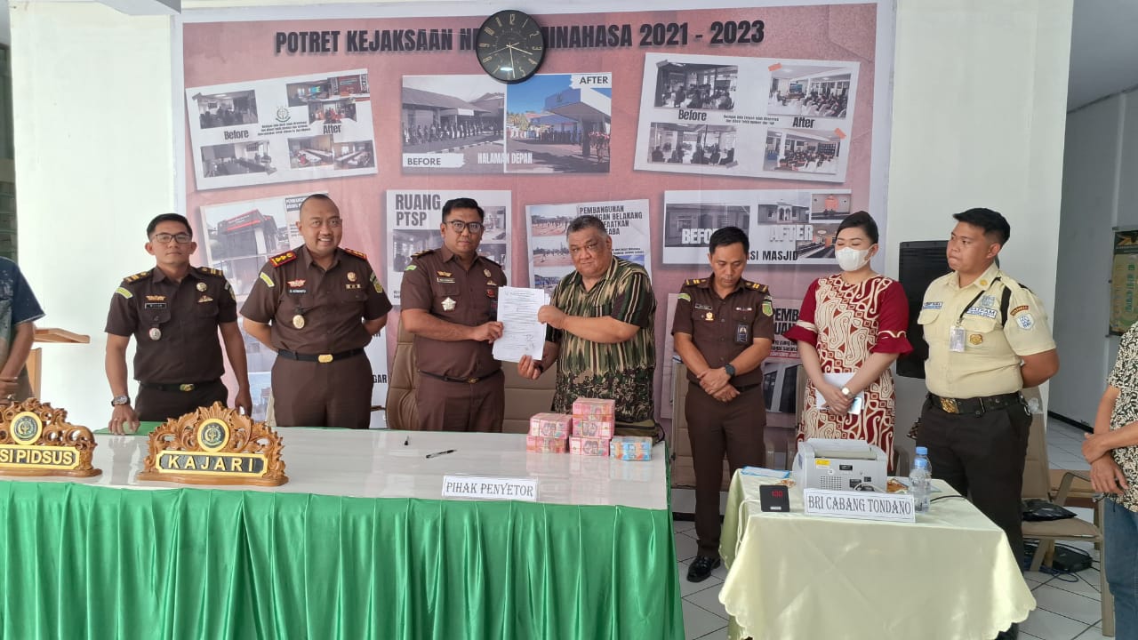 Kejari Minahasa Terima Uang Titipan Terdakwa EP Sebesar Rp.550.000.000