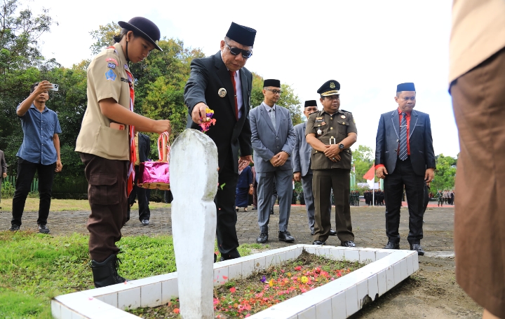 Jelang peringatan HUT RI ke 79 Pj. Wali kota Kotamobagu Bersama Forkopimda Ikuti Upacara Ziarah Nasional 