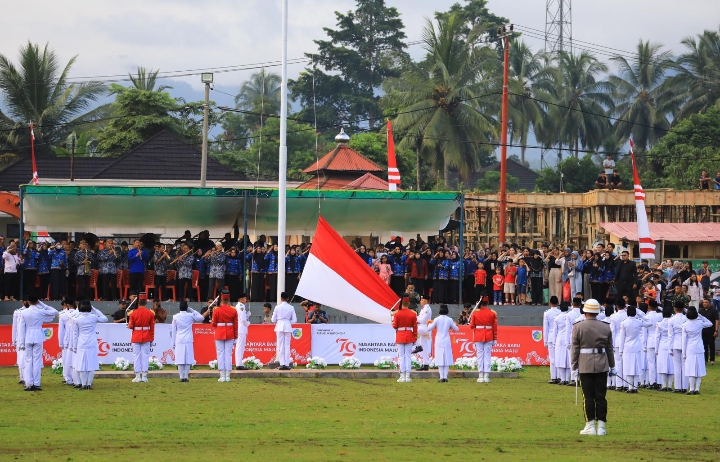 Pj. Wali kota Kotamobagu Irup Penurunan Bendera Merah Putih 