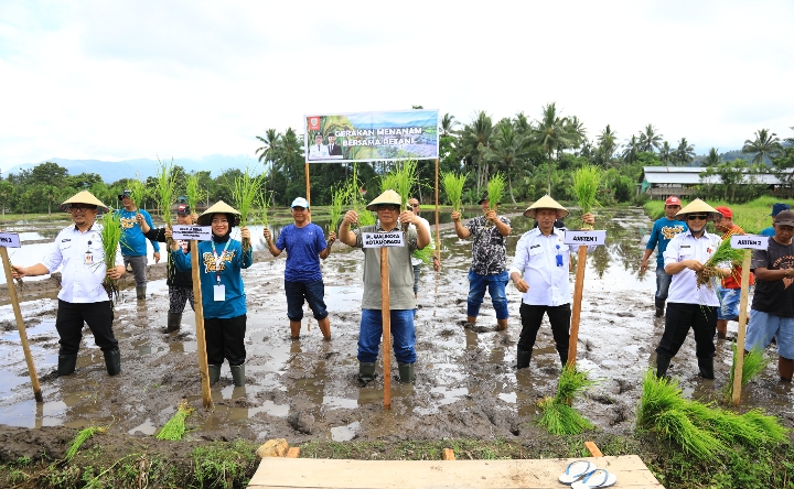 Pj. Wali kota Kotamobagu Launching Inovasi Strategi Penyuluhan Keliling Berbasis Lapangan untuk Petani 