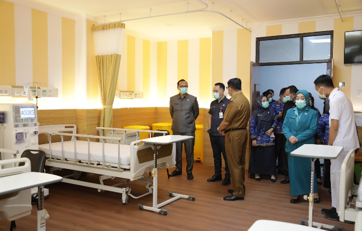 Pj. Wali kota Kotamobagu didampingi Ketua TP PKK Tinjau Fasilitas dan Pelayanan RSUD Kotamobagu