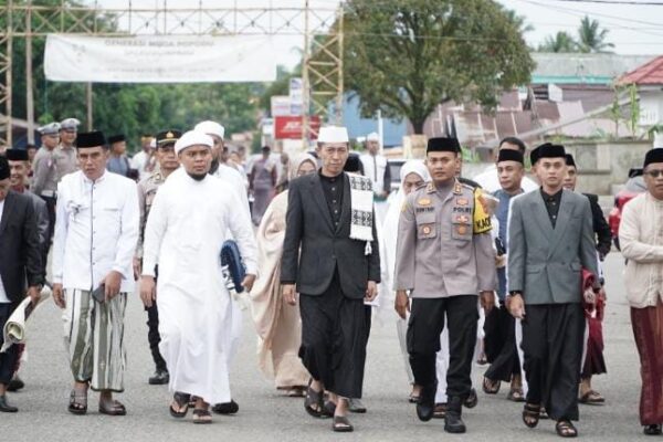 Bupati Iskandar Kamaru Dan Wakil Bupati Deddy Abdul Hamid Ucapkan Selamat Idul Fitri 1446 Hijriyah