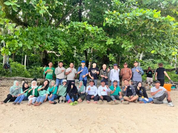 Bupati Yusra Alhabsyi Tinjau Potensi Wisata Pulau Molosing