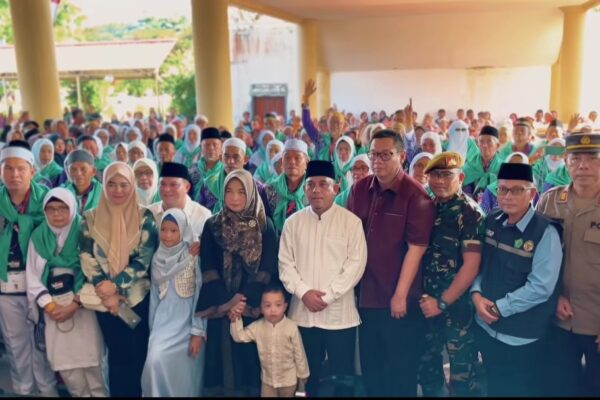 Bupati Yusra Alhabsyi lepas 68 Calon Jemaah Haji Bolaang Mongondo