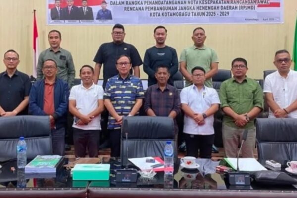 Pansus LKPJ DPRD Kotamobagu Rapat bersama TAPD