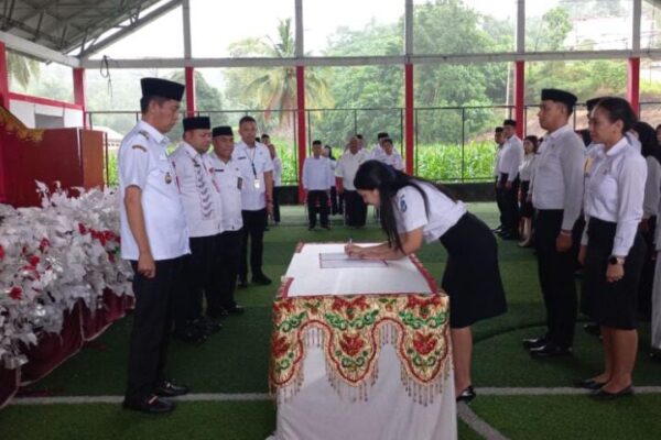 Bupati Iskandar Kamaru Lantik 92 Pejabat Fungsional