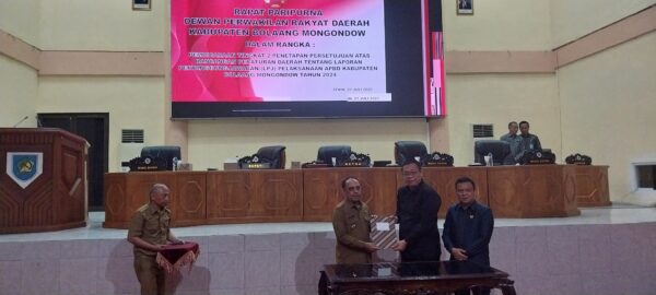 Bupati Yusra Alhabsyi hadiri Rapat Paripurna dalam Rangka Pembicaraan Tingkat 2 Penetapan Persetujuan atas Ranperda tentang LPJ APBD Tahun 2024