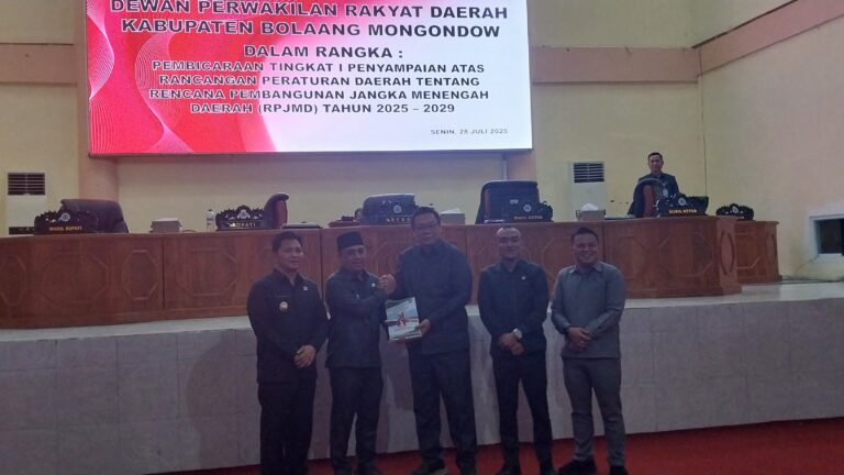 Lima Fraksi DPRD Bolmong Menerima Ranperda RPJMD Tahun 2025 – 2029
