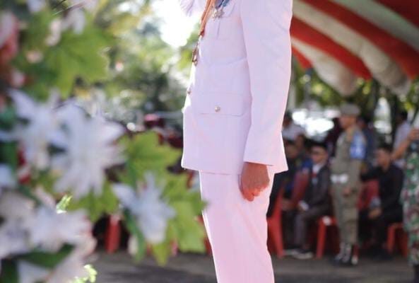 Upacara HUT ke 80 RI, Bupati Iskandar Kamaru dan Wabup Deddy Abdul Hamid Tekankan Semangat Persatuan