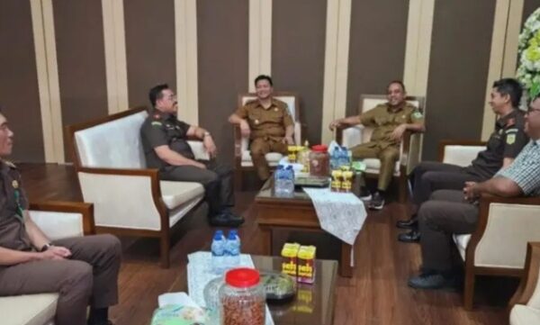 Bupati Yusra Alhabsyi  dan Wakil Bupati Dony Lumenta menerima Kunjungan Kerja Kepala Kejaksaan Negeri Kotamobagu, Saptono SH