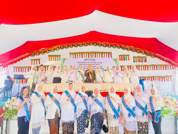 Ketua TP PKK Kalsum Alhabsyi Lantik Bunda PAUD di Dumoga Barat