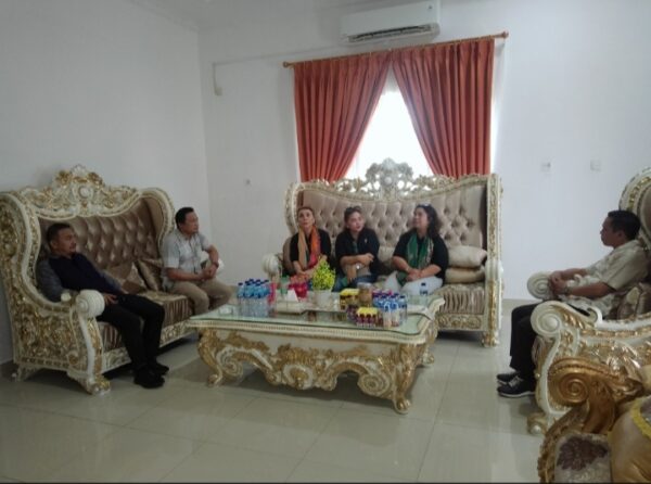 Wali Kota Weny Gaib Ditemui Produser Film Nasional