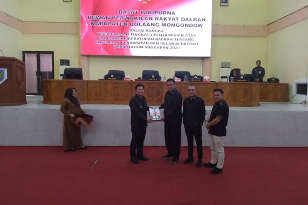 DPRD Bolmong Rapat Paripurna dalam Rangka Pembicaraan Tingkat I atas Ranperda APBD Tahun 2026