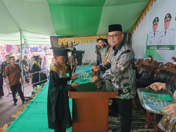 Ribuan Santri Angkatan XXV Tahun 2025 se Bolmong di Wisuda