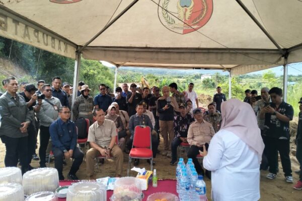 Menteri Transmigrasi Tinjau Lokasi Pembangunan Kampus Patriot di Sigi