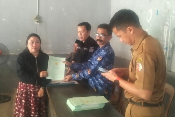 BPN Serahkan 50 Sertifikat Huntap ke Masyarakat Penerima Manfaat di Sigi