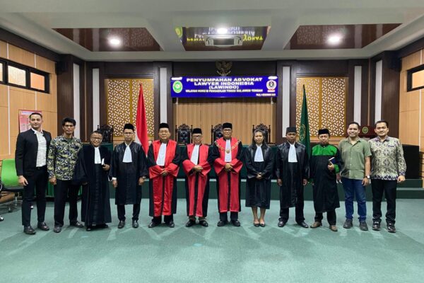 Wakil Ketua Pengadilan Tinggi Sulteng Lantik Tiga Advokad Lawyer Indonesia (Lawindo)