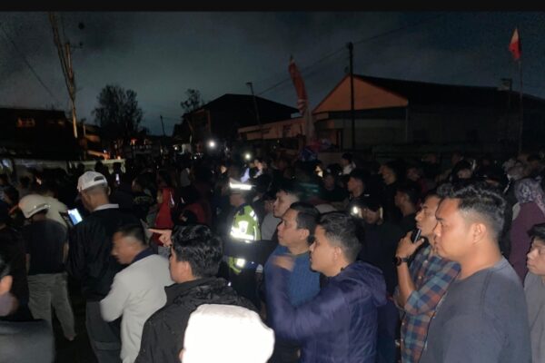 Walikota Weny Gaib bersama Wakil Rendy Mangkat tinjau Lokasi Pemukiman Warga yang Terbakar