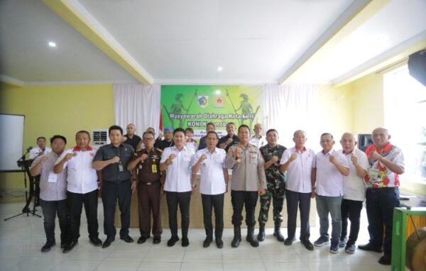 Walikota Weny Gaib bersama Wakil Rendy Mangkat hadiri Musorkot KONI