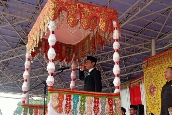 Wali Kota Weny Gaib Pimpin Upacara Peringatan Hari Pahlawan