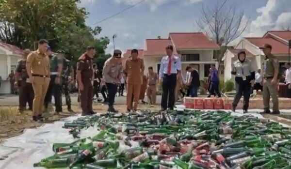 Wali Kota Weny Gaib hadiri Pemusnahan Barang Bukti Minuman Beralkohol 