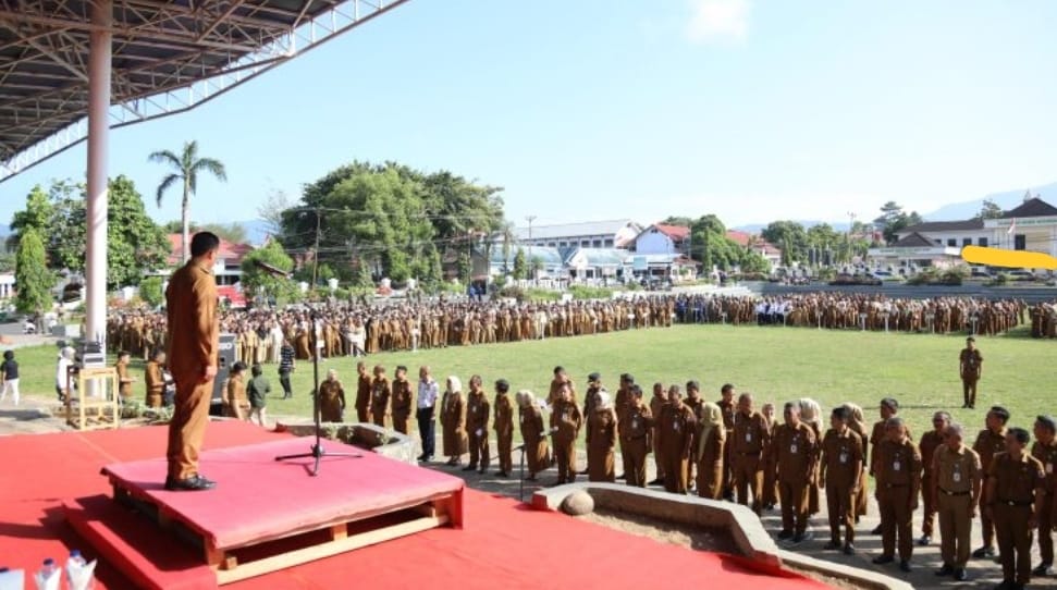 Wali Kota Weny Gaib Pimpin Apel Kerja Perdana